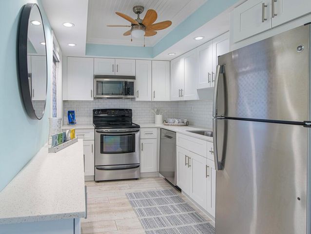 5560 Tamberlane Circle 324, Palm Beach Gardens, FL 33418