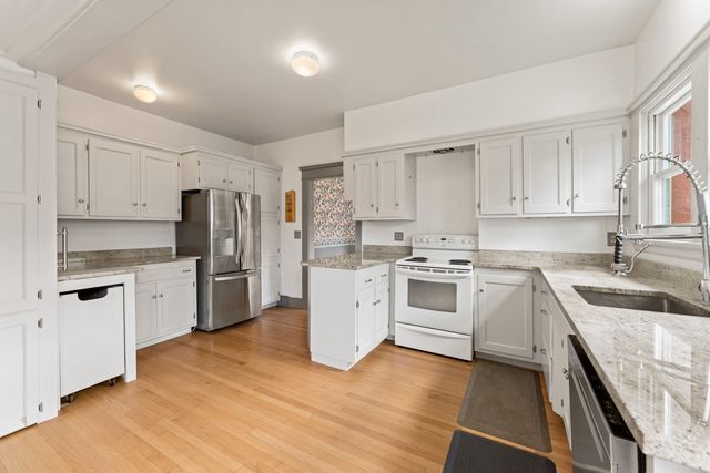 1432 NW Lawnridge Avenue, Grants Pass, OR 97526