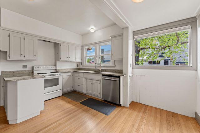 1432 NW Lawnridge Avenue, Grants Pass, OR 97526