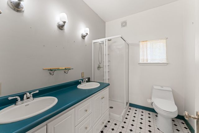 1432 NW Lawnridge Avenue, Grants Pass, OR 97526