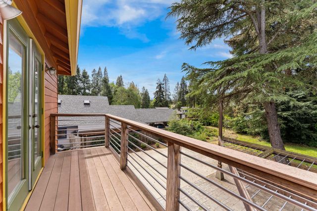 1432 NW Lawnridge Avenue, Grants Pass, OR 97526