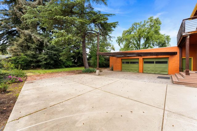 1432 NW Lawnridge Avenue, Grants Pass, OR 97526