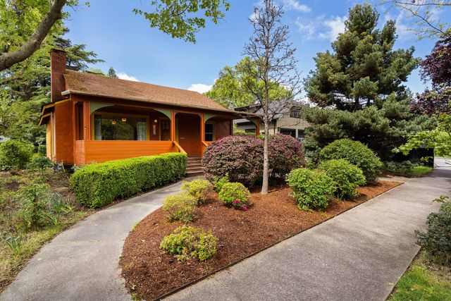 1432 NW Lawnridge Avenue, Grants Pass, OR 97526