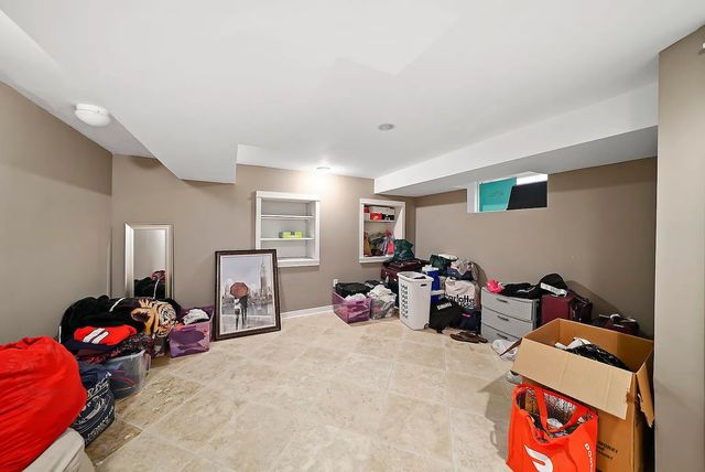 5700 S Neenah Avenue, Chicago, IL 60638