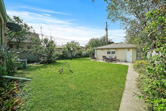 5700 S Neenah Avenue, Chicago, IL 60638