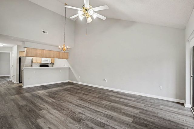 4910 Windsor Green Way Unit 302, Myrtle Beach, SC 29579