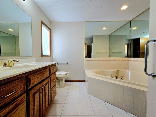 642 Jenisa Drive, Saint Cloud, MN 56301