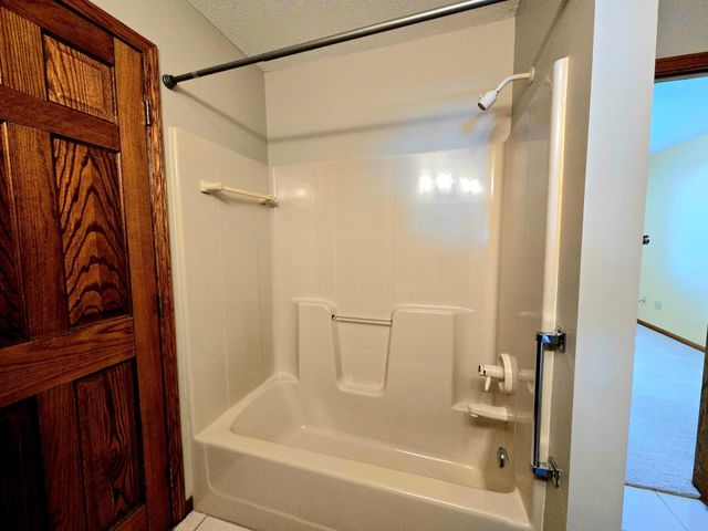 642 Jenisa Drive, Saint Cloud, MN 56301