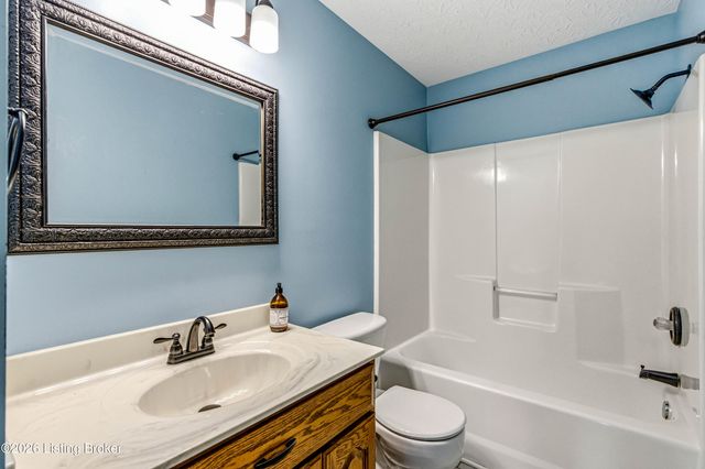 3570 Old Elizabethtown Rd, Hodgenville, KY 42748