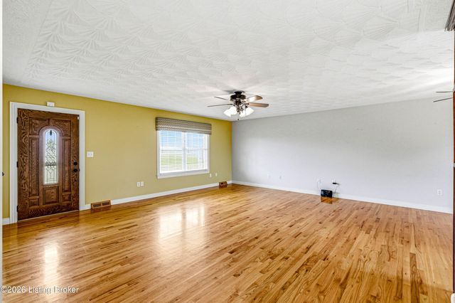 3570 Old Elizabethtown Rd, Hodgenville, KY 42748