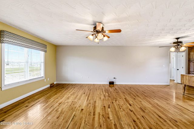 3570 Old Elizabethtown Rd, Hodgenville, KY 42748