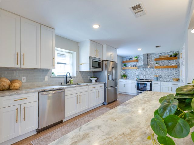 6705 Parkwood Drive, North Richland Hills, TX 76182