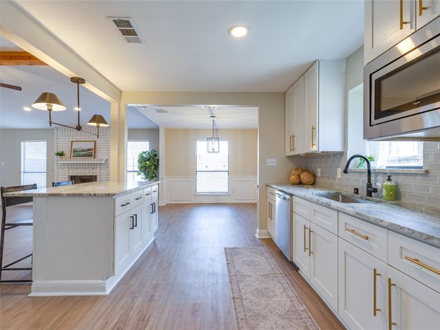 6705 Parkwood Drive, North Richland Hills, TX 76182