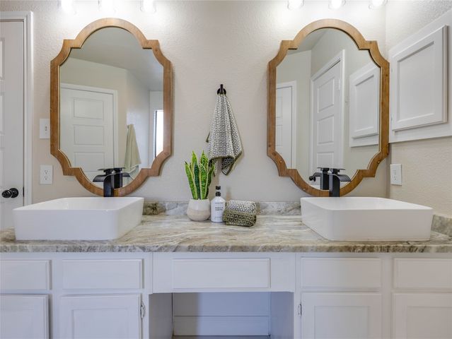 6705 Parkwood Drive, North Richland Hills, TX 76182