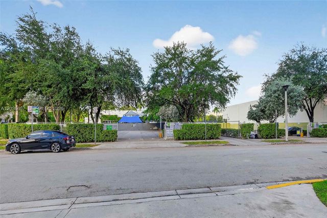 275 NE 18th Street, Miami, FL 33132