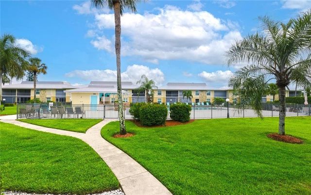 401 Charlemagne BLVD A205, Naples, FL 34112