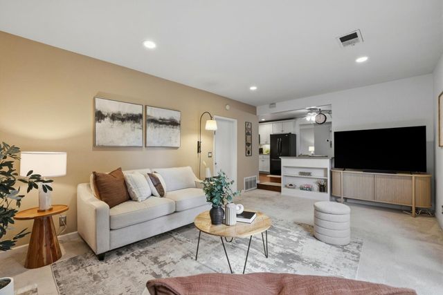 1580 Silvercrest Drive, San Jose, CA 95118