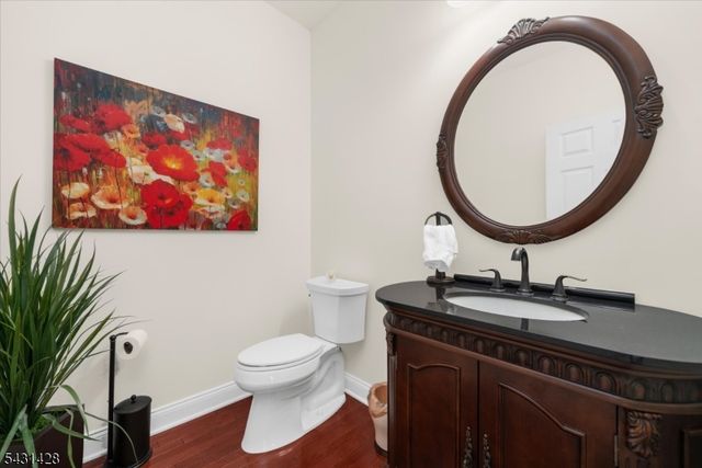 4 Jacob Ct, Raritan Twp., NJ 08822
