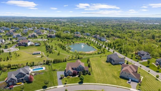 4 Jacob Ct, Raritan Twp., NJ 08822