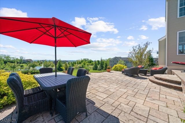 4 Jacob Ct, Raritan Twp., NJ 08822
