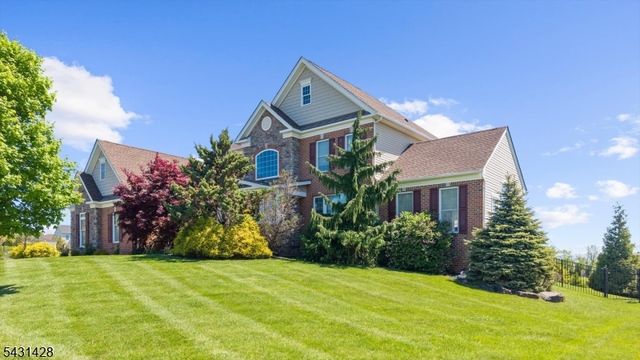 4 Jacob Ct, Raritan Twp., NJ 08822