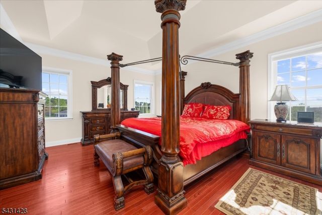 4 Jacob Ct, Raritan Twp., NJ 08822