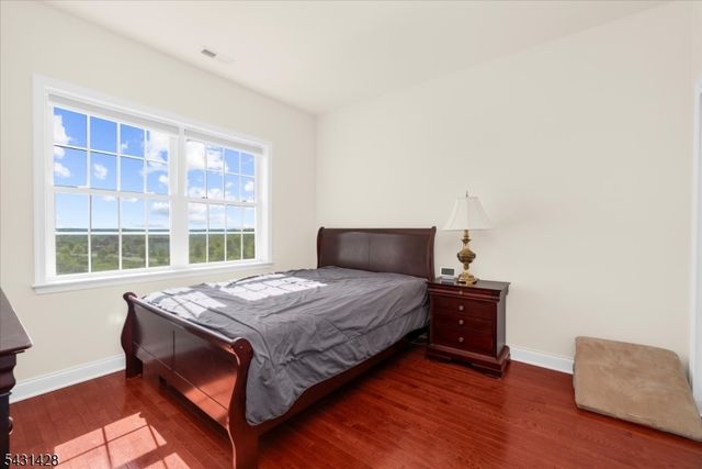 4 Jacob Ct, Raritan Twp., NJ 08822