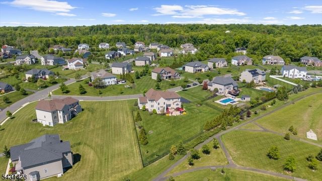 4 Jacob Ct, Raritan Twp., NJ 08822