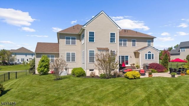 4 Jacob Ct, Raritan Twp., NJ 08822