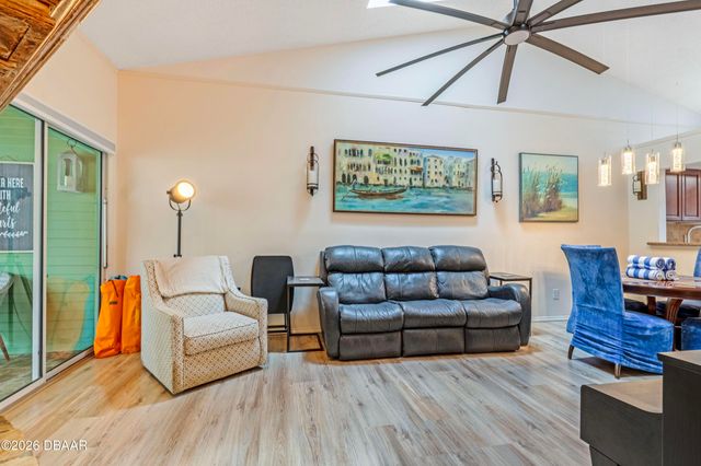 955 Grayling Ct Apt B, Port Orange, FL 32127