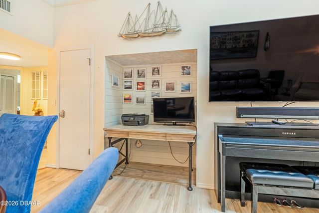 955 Grayling Ct Apt B, Port Orange, FL 32127