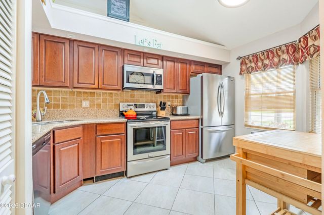 955 Grayling Ct Apt B, Port Orange, FL 32127