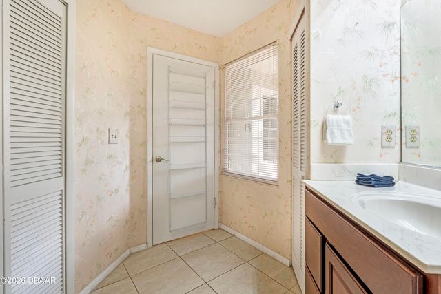 955 Grayling Ct Apt B, Port Orange, FL 32127