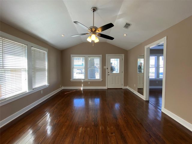 1114 E 27th Street, Houston, TX 77009