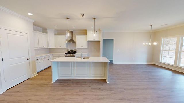 103 Clarksdale, Dothan, AL 36305