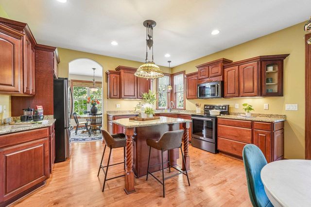 443 Minors DRIVE, Mukwonago, WI 53149