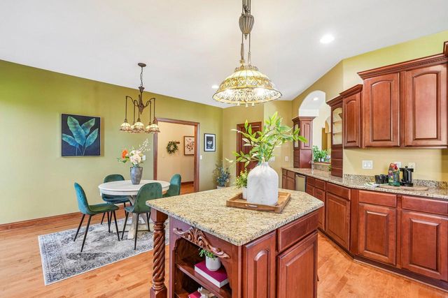 443 Minors DRIVE, Mukwonago, WI 53149