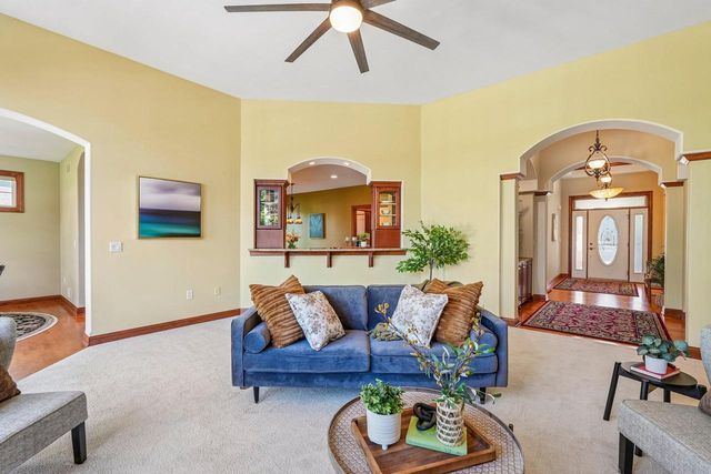 443 Minors DRIVE, Mukwonago, WI 53149