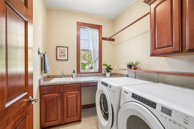 443 Minors DRIVE, Mukwonago, WI 53149