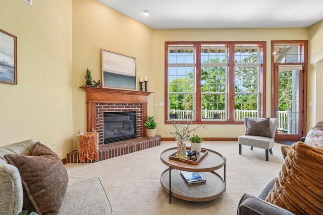 443 Minors DRIVE, Mukwonago, WI 53149
