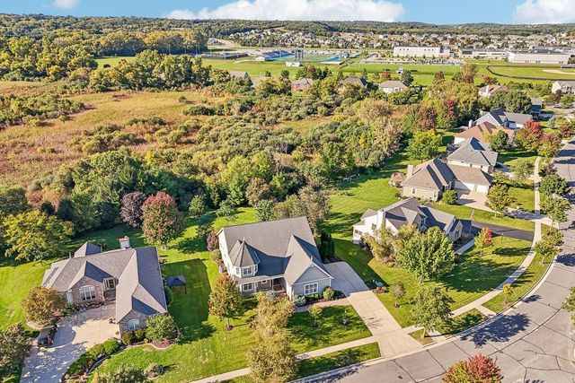 443 Minors DRIVE, Mukwonago, WI 53149