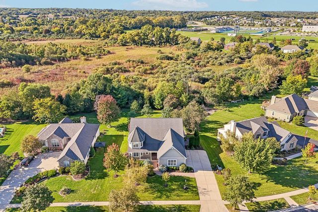 443 Minors DRIVE, Mukwonago, WI 53149