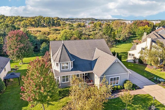 443 Minors DRIVE, Mukwonago, WI 53149