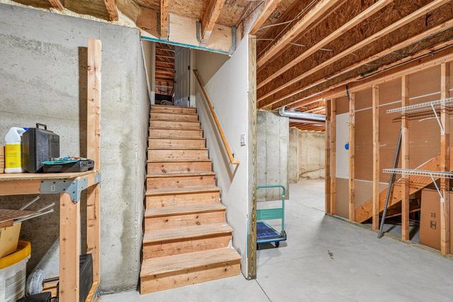443 Minors DRIVE, Mukwonago, WI 53149
