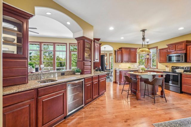 443 Minors DRIVE, Mukwonago, WI 53149