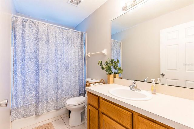 8213 N KLONDYKE STREET, Tampa, FL 33604