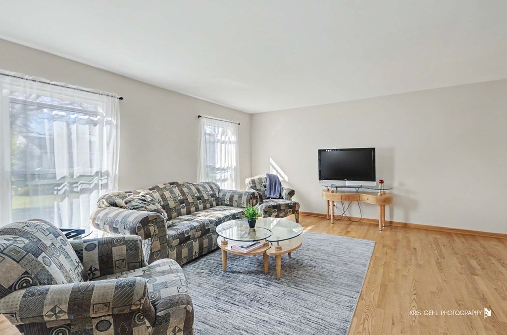 302 Appleton Drive, Vernon Hills, IL 60061 — photo 2