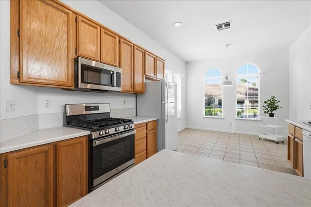 2241 Vail Ct, Rocklin, CA 95765