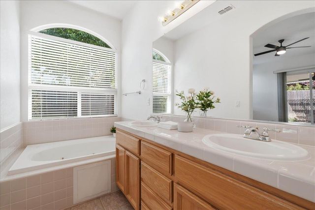 2241 Vail Ct, Rocklin, CA 95765