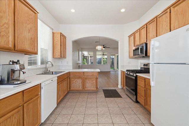 2241 Vail Ct, Rocklin, CA 95765